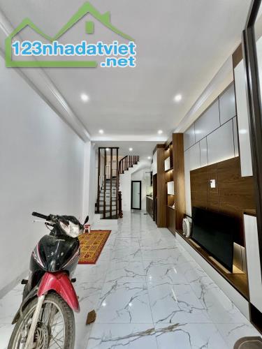 Giá Siêu Rẻ! Nhà Mới Định Công-40m2x5T-Ô Tô Ngay Cửa-Chỉ 6.5 Tỷ-Lô góc. - 2