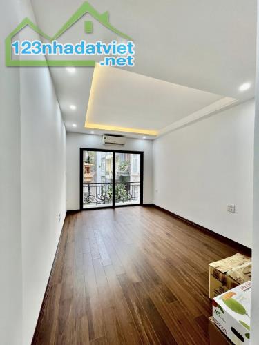 Giá Siêu Rẻ! Nhà Mới Định Công-40m2x5T-Ô Tô Ngay Cửa-Chỉ 6.5 Tỷ-Lô góc. - 3