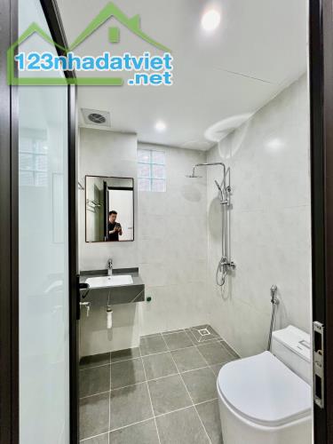Giá Siêu Rẻ! Nhà Mới Định Công-40m2x5T-Ô Tô Ngay Cửa-Chỉ 6.5 Tỷ-Lô góc. - 4