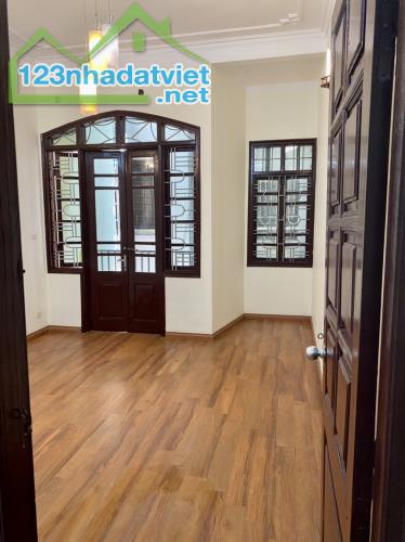 Cho thuê gấp giá rẻ nguyên căn Giáp Nhị 52m, 5 tầng, mặt tiền 5.3m, 15 tr/th, Hoàng Mai. - 2