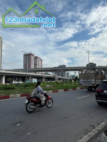 SIÊU HIẾM 2 MẶT PHỐ NGUYỄN HOÀNG - 8 TẦNG, KINH DOANH SIÊU ĐỈNH