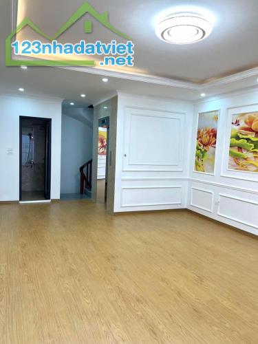 Bồ Đề Nhà Hiếm Tìm 37 M2 ,5T, MT 5.8M ,Giá 6.8 - 1