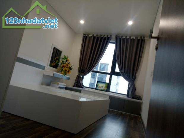 Bao rẻ! An cư dành cho giới trẻ! Căn hộ C/cư chuẩn 5 sao 2PN Full nội thất cao cấp 8tr - 4