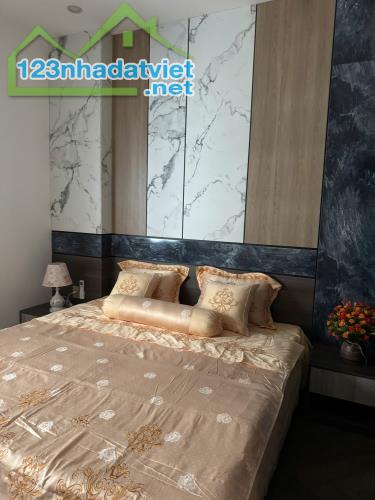 + Nhà 3 tầng mới xây nội thất châu âu siêu đẹp, Biển Nguyễn Tất Thành 100m, khu bãi tắm - 1