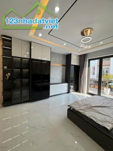 + Nhà 3 tầng mới xây nội thất châu âu siêu đẹp, Biển Nguyễn Tất Thành 100m, khu bãi tắm - 2