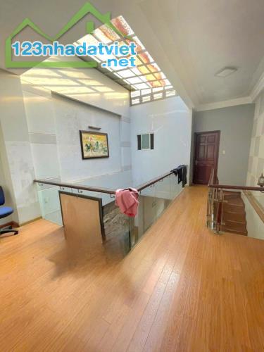 ✅ ✅ Nhà cho thuê gần Trường Cao Đẵng Điện Lực- tx 33  phường Thạnh Xuân quận 12 
👉 Đường - 3