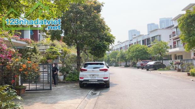Khu Đô Thị Mới Đại Kim 75m2 - 5 Tầng - Hơn 20 tỷ - 3 Làn Ô tô tránh, Vỉa hè rộng.