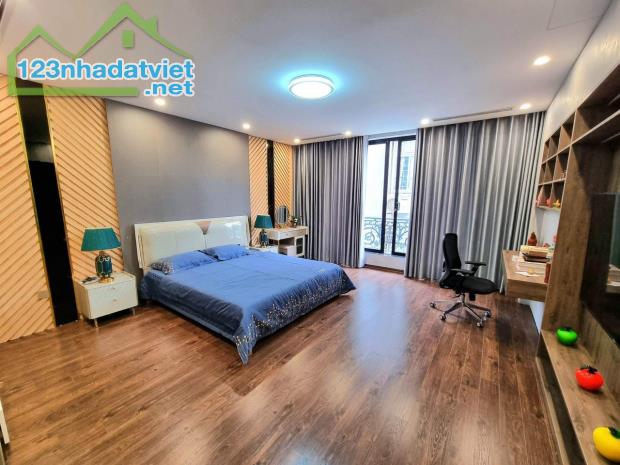 Khu Đô Thị Mới Đại Kim 75m2 - 5 Tầng - Hơn 20 tỷ - 3 Làn Ô tô tránh, Vỉa hè rộng. - 4