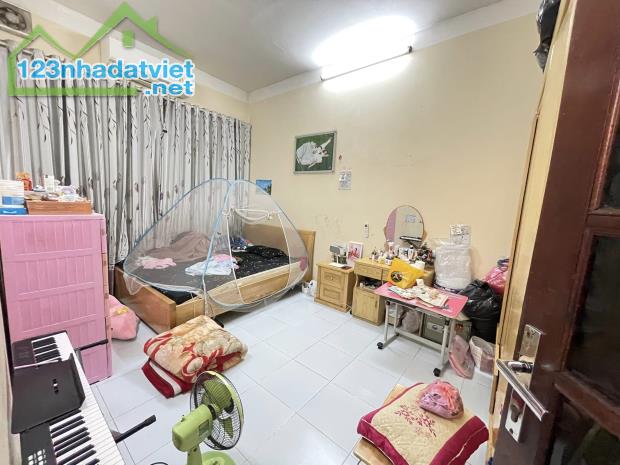 NHÀ MẶT PHỐ TÔN ĐỨC THẮNG, ĐỐNG ĐA, 50M2 5T MT 5,5M, GIÁ CỰC RẺ 28 TỶ - 4