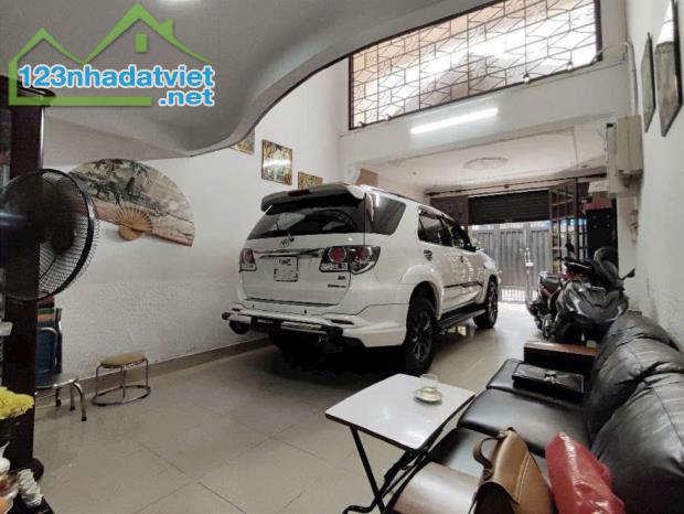 BÁN NHÀ 3 TẦNG, HXH TRẦN XUÂN SOẠN – GẦN LÂM VĂN BỀN – 5.2 x 17m – CHỈ 8.3 TỶ