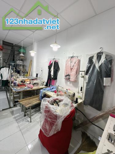 Bán nhà hiếm tân bình, cách mặt tiền chỉ 1 căn, nở hậu tài lộc,80m2, chỉ 5.x tỷ bao đầu tư - 1
