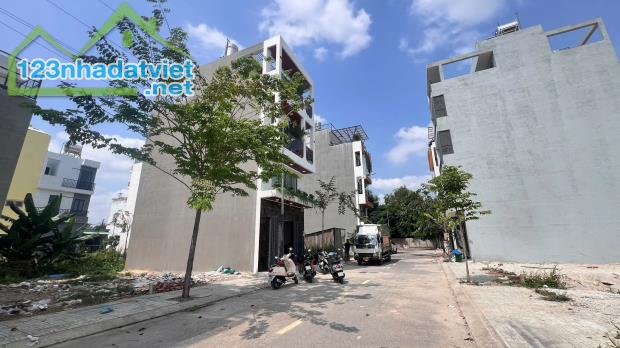 Đất bán An Phú Đông 12 đường 10m, Gía 3.550 tỷ, KDC đẹp gần sông, gần Bệnh Viện Hồng Đức - 2