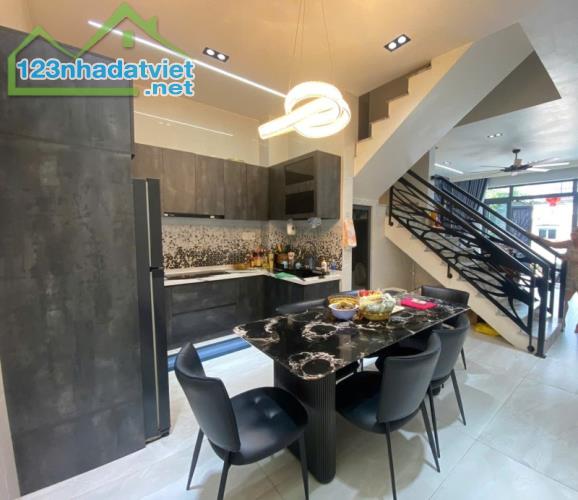 Bán nhà 80m², 5PN, 5WC, 4 tầng, Q.9, 7.4 tỷ, sổ hồng - 2