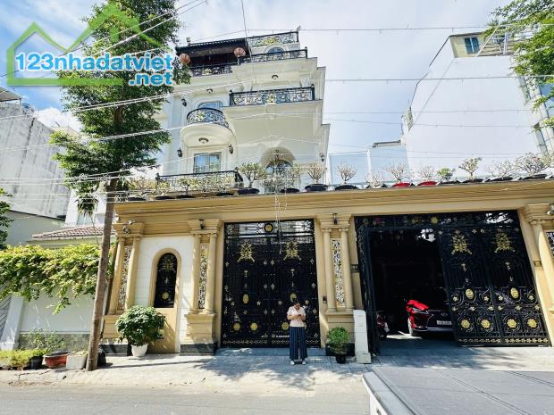 Bán Siêu Biệt Thự Duy Nhất Ngang 16m Số: 202-204 Hoa Lan, Phường 2, Quận Phú Nhuận