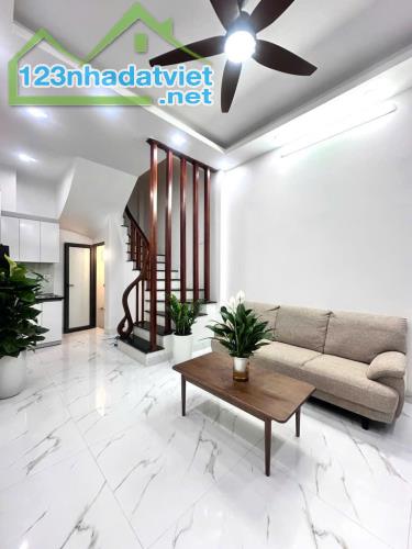 NHÀ MỚI KÍNH KOONG- TRUNG TÂM XUÂN ĐỈNH - 5 TẦNG- 33M- GIÁ 7.5 TỶ
