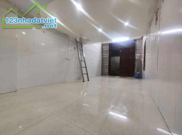 Cho thuê nhà đường Hoàng Hoa Thám, Ba Đình, nhà đẹp lô góc, gần phố chỉ 5.5 tr - 1
