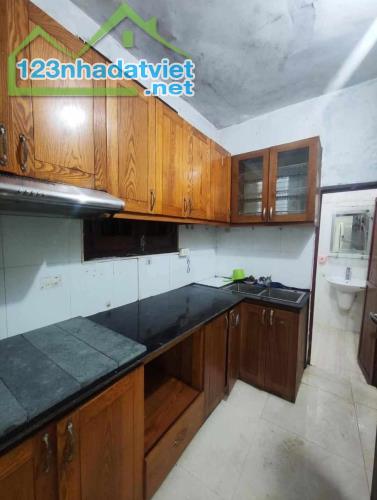 Cho thuê nhà đường Hoàng Hoa Thám, Ba Đình, nhà đẹp lô góc, gần phố chỉ 5.5 tr