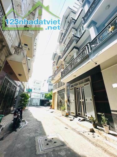 Khu phân lô, 4 tầng, 5 x 10, giá 5.X tỷ, hẻm ô tô