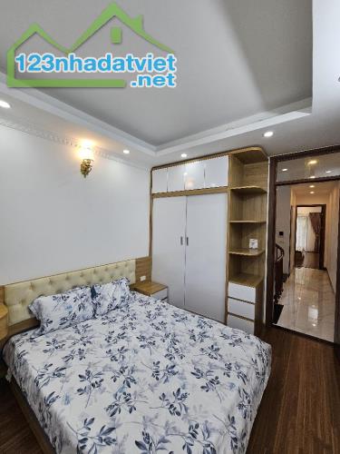 Bán nhà Nguyễn Văn Cừ 38m2, 5 tầng, lô góc 2 thoáng, ô tô vào nhà - giá nhỉnh 8 tỷ - 1