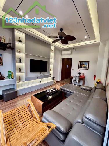 Nhà đẹp nội thất xịn ô tô vào nhà ngõ Phố Lý Sơn Thượng Thanh DT 48m2 . Giá 12.5 tỷ - 1