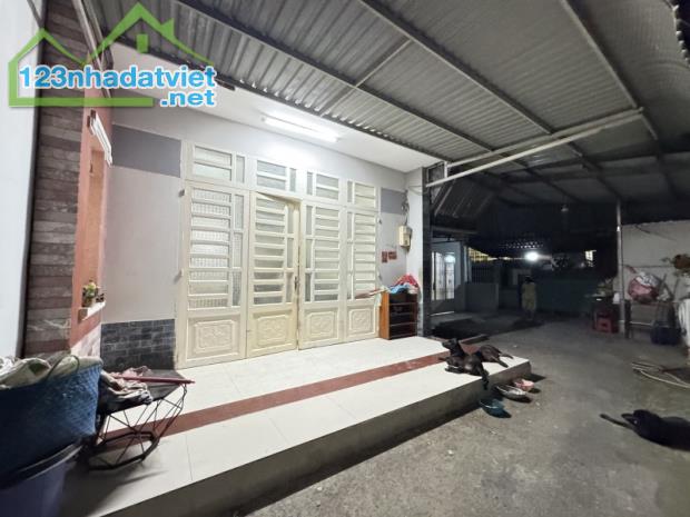 Bán nhà 2 tầng, 137m², 5PN, 5WC, Q.9, 7.95 tỷ, sổ hồng - 2