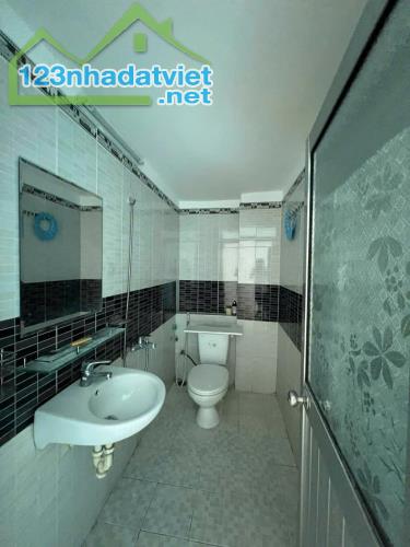 Nhà 1 trệt 2 lầu, hẻm xe hơi, Phường Phú Hữu Q9 giá 4,2 tỷ/51m2 - 5