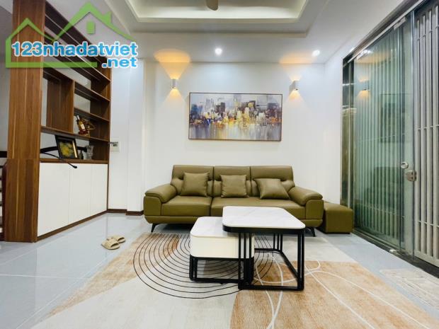 Bán nhà Đội Cấn gần phố dân xây nhà đẹp thiết kế hiện đại an ninh tốt 32m 5 tầng giá 7.9 - 1