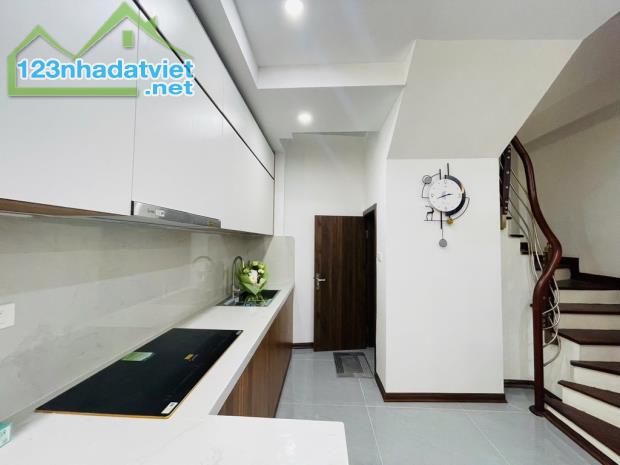 Bán nhà Đội Cấn gần phố dân xây nhà đẹp thiết kế hiện đại an ninh tốt 32m 5 tầng giá 7.9 - 3