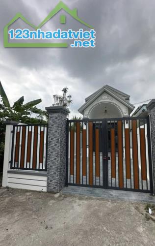 Gấp gấp anh chị ơi – chú em kẹt tiền, nhờ bán gấp căn nhà đẹp như mơ ở Nguyễn Ảnh Thủ Hóc