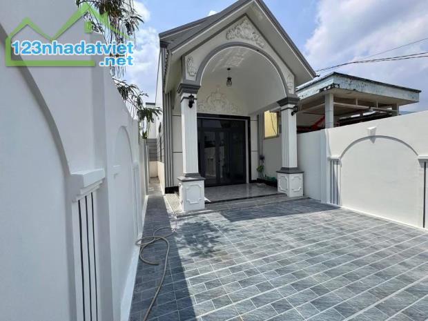 Gấp gấp anh chị ơi – chú em kẹt tiền, nhờ bán gấp căn nhà đẹp như mơ ở Nguyễn Ảnh Thủ Hóc - 1