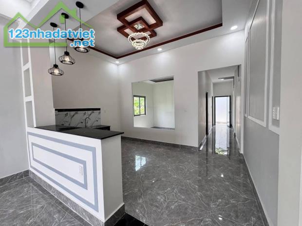 Gấp gấp anh chị ơi – chú em kẹt tiền, nhờ bán gấp căn nhà đẹp như mơ ở Nguyễn Ảnh Thủ Hóc - 3