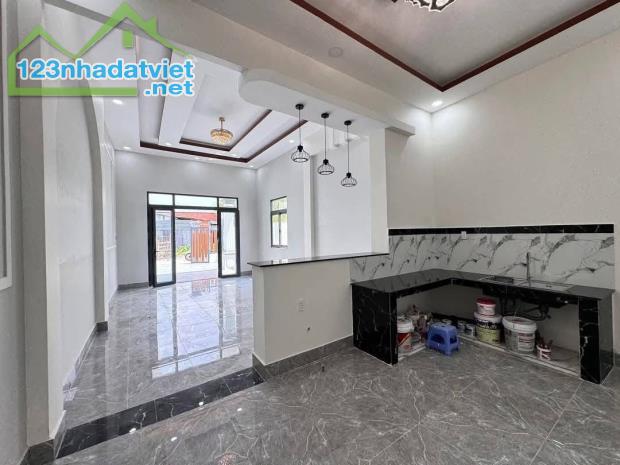 Gấp gấp anh chị ơi – chú em kẹt tiền, nhờ bán gấp căn nhà đẹp như mơ ở Nguyễn Ảnh Thủ Hóc - 4