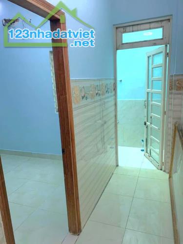 BÁN GẤP NHÀ 2 TẦNG CHỈ 890TR NGAY XUÂN THỚI ĐÔNG, HÓC MÔN - 3PN 2WC – SHR - 1