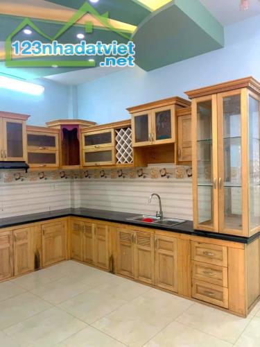 BÁN GẤP NHÀ 2 TẦNG CHỈ 890TR NGAY XUÂN THỚI ĐÔNG, HÓC MÔN - 3PN 2WC – SHR - 5