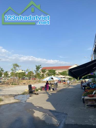 Bán Nhà 3 Tầng Mới Đẹp, Hẻm Xe Hơi, Gần Công Viên Phú Hữu – Giá Chỉ Hơn 4 Tỷ - 3