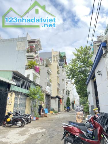 Bán Nhà 3 Tầng Mới Đẹp, Hẻm Xe Hơi, Gần Công Viên Phú Hữu – Giá Chỉ Hơn 4 Tỷ - 4
