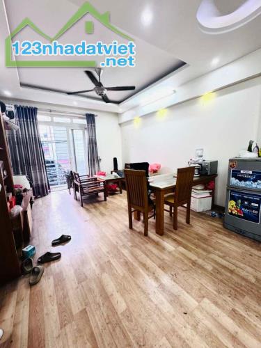 Bán nhà Phạm Văn Đồng dân xây chắc chắn 4 tầng 45m, ô tô, kinh doanh bất chấp, giá 13 tỷ - 2