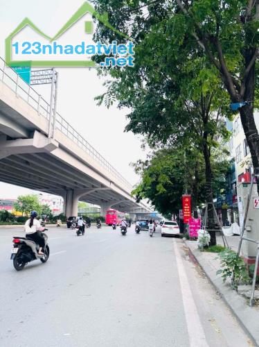 Bán nhà Phạm Văn Đồng dân xây chắc chắn 4 tầng 45m, ô tô, kinh doanh bất chấp, giá 13 tỷ - 4