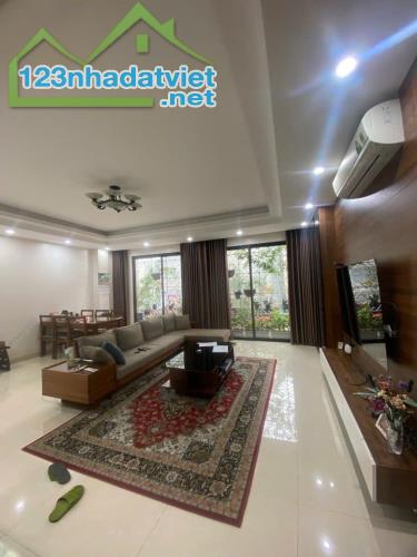Nhà 5 tầng thang máy phố Võ Chí Công, Tây Hồ, ô tô qua nhà, 42m, mặt tiền gần 5m, 11 tỷ