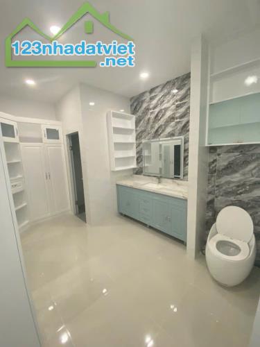 Nhà 6 tầng ngang 5,4m mặt tiền Sư Vạn Hạnh Quận 10 chỉ 20 tỷ - 4