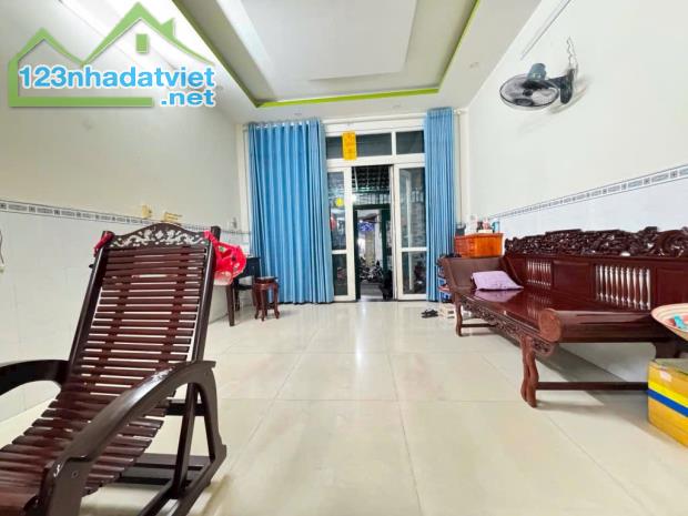 NHÀ ĐẸP 3 TẦNG-4.2Mx24M-20M RA MẶT TIỀN NGAY CHỢ PHẠM VĂN BẠCH - 4