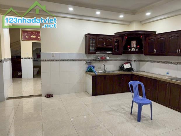 Bán nhà mặt phố Tân Hòa Đông, Q.6, 10 tỷ, MT 5.4m, sổ hồng - 2