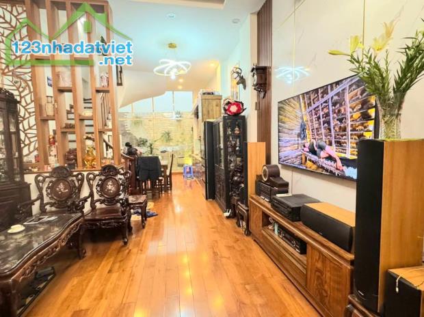 PHÂN LÔ QUÂN ĐỘI - BA ĐÌNH - Ô TÔ - NỘI THẤT GỖ SỊN - 66M - 4 TẦNG - GIÁ TỐT- - 4