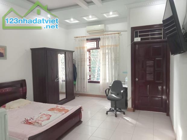 Bán nhà Văn Cao - Tô Vũ, 90m 4 tầng, đường 12m, giá 6.1 tỉ cực rẻ - 2