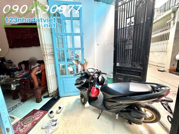 Nhà sát mặt tiền Phạm Văn Bạch, Phường 15, Tân Bình, 62m2, (4.2 x15m), chỉ 5.5 đồng - 2