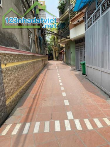 CC BÁN MẢNH ĐẤT 47/4/7 TRẦN HOÀ ĐỊNH CÔNG HOÀNG MAI