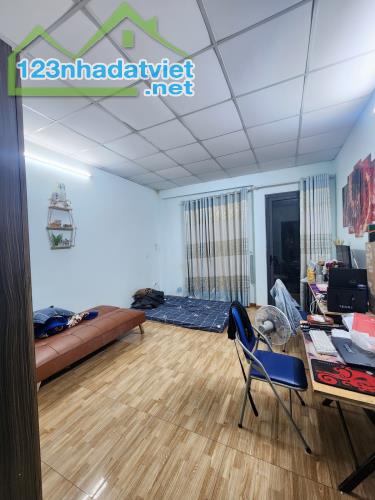NHÀ RỘNG RẺ - HXH 1 TRỤC GẦN MẶT TIỀN - GÒ VẤP - 84m2 - GIÁ  5.5 tỷ (thương lượng) - 3