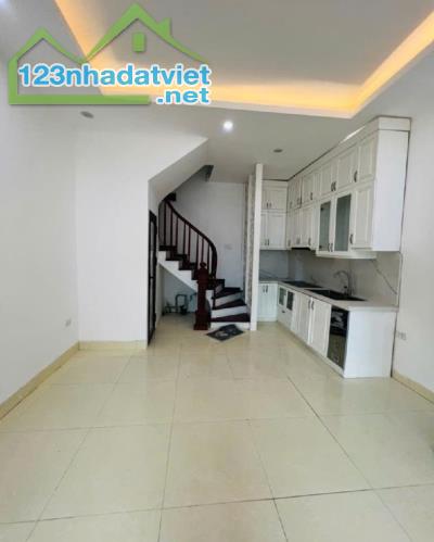 Bán Nhà 5 Tầng Đẹp Lung Linh, Trung Tâm Trâu Quỳ – Giá Chỉ 4,8 Tỷ! - 2