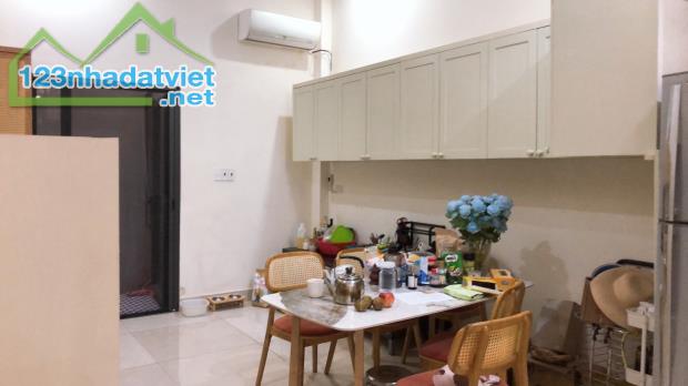 NGÃ TƯ HUỲNH VĂN BÁNH-ĐẶNG VĂN NGỮ GẦN 80M2 VỊ TRÍ ĐỈNH SÁT MẶT TIỀN CHI 12.xTỶ - 2