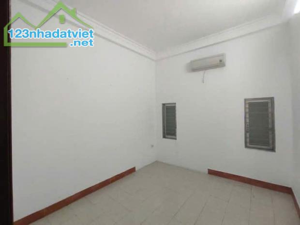 Cho thuê nhà mặt phố  Nguyễn Bá Khoản - Yên Hòa Cầu Giấy 45m x 4T giá 25tr, ở và KD - 3